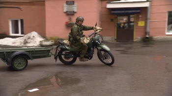 8 гоночных мотоциклов передали бойцам Ленинградского военного округа в зону СВО