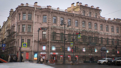 Как ремонтируют фасады зданий на Невском проспекте