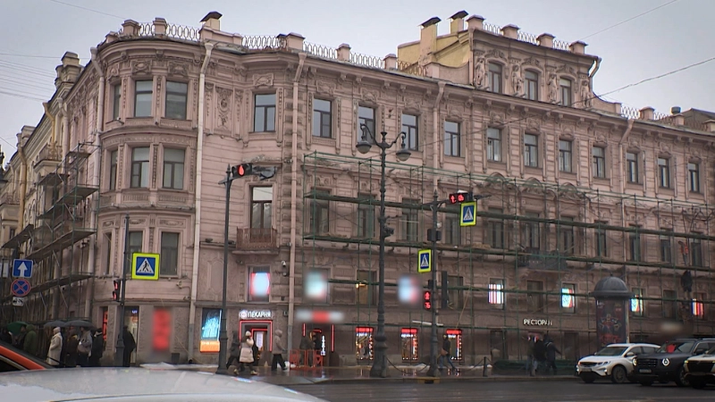 Как ремонтируют фасады зданий на Невском проспекте