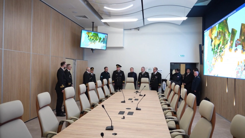 Андрей Никитин посетил университет морского и речного флота имени адмирала Макарова