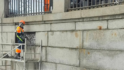 В Петербурге укрепили и обновили облицовку Атаманского моста