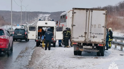 Количество автомобилей, попавших в ДТП в Приморье, увеличилось до 25