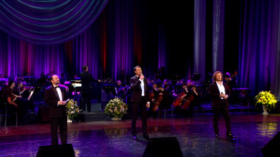 Концерт «Нашим любимым» прошел в Петербурге накануне 8 марта