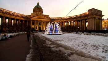 В честь 8 Марта световые фонтаны в Казанском и Нахимовском скверах окрасятся в особые цвета