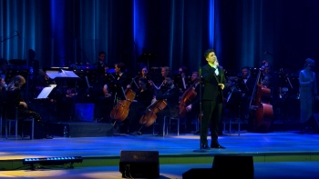 В «Октябрьском» состоялся концерт Григория Чернецова