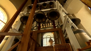 Под аккомпанемент карильона: что увидели экскурсанты на колокольне Петропавловского собора