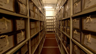 Александр Беглов: архивы Петербурга хранят подлинные документы истории многих стран