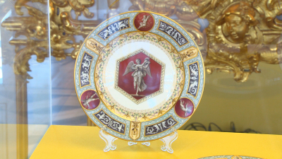 Художественная мебель и императорский фарфор: какие раритеты вернулись в музей «Царское Село»