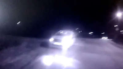 Угон с последствиями в Ленобласти: пока водитель удирал на «Фольксвагене» от полиции, его пассажир получил пулевое