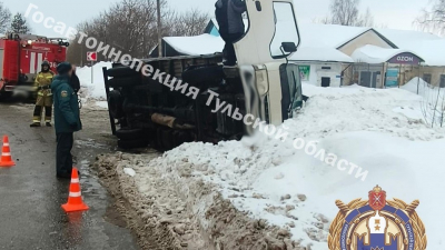 В Тульской области опрокинулась «Газель»: пострадали две маленькие девочки