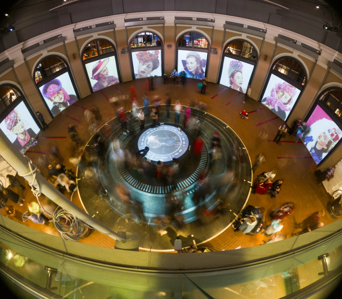 Дефиле, мастер-классы, музыка и фотозона: как отпразднует 8 марта Музей железных дорог России - tvspb.ru