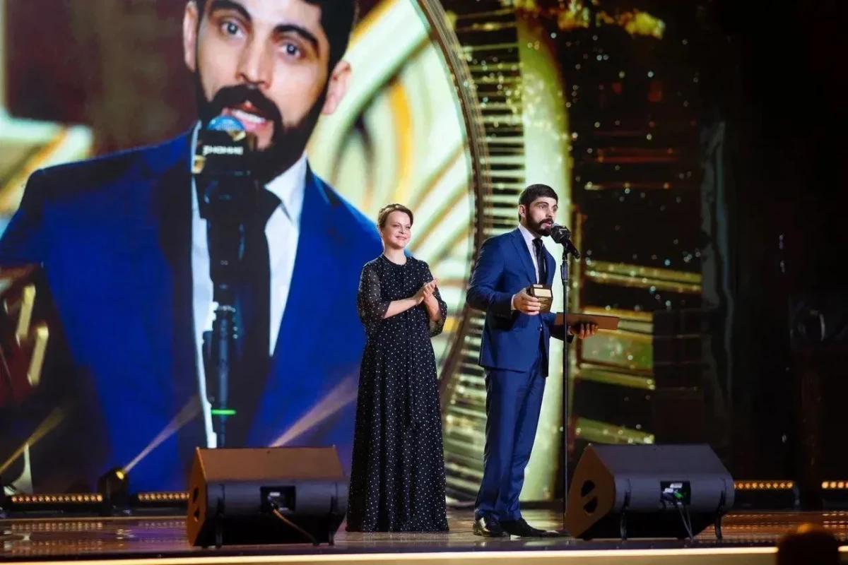 Анна Цивилева наградила лауреатов премии Российского общества «Знание» в номинации «За вклад в сохранение памяти о подвигах защитников Отечества» - tvspb.ru