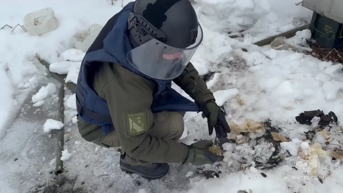 Более 19,5 тыс. взрывоопасных предметов, «вантузы» с дронов и мины: как саперы МЧС разминируют курское приграничье - tvspb.ru