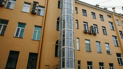 В 2025 году в Петербурге провели масштабную замену старых лифтов в жилых домах