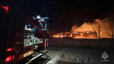 В Иркутской области полностью сгорело здание школы