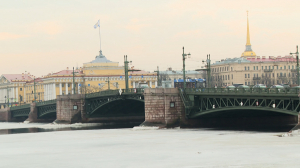 Перезимовали! В Петербурге началась технологическая разводка мостов