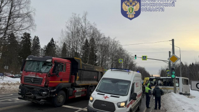 Столкновение микроавтобуса с грузовиком под Софрино: двое погибших, среди раненых —  12-летний ребенок
