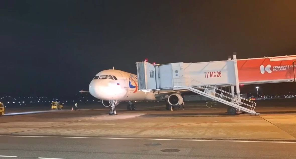 В Сочи встретили самолет с пассажирами из ОАЭ - tvspb.ru