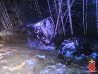 Трое из пятнадцати пассажиров перевернувшегося под Приозерском автобуса получили травмы средней тяжести