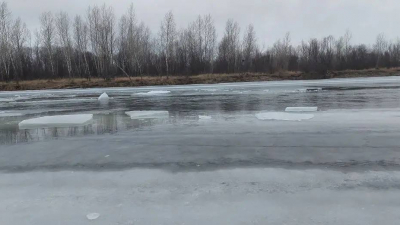 В Красноярском крае ищут тело 7-летнего мальчика, провалившегося под лед на реке Туба