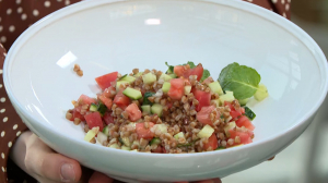 Королева круп и главный диетический продукт: в День гречневой каши готовим ближневосточный салат Табуле с гречкой