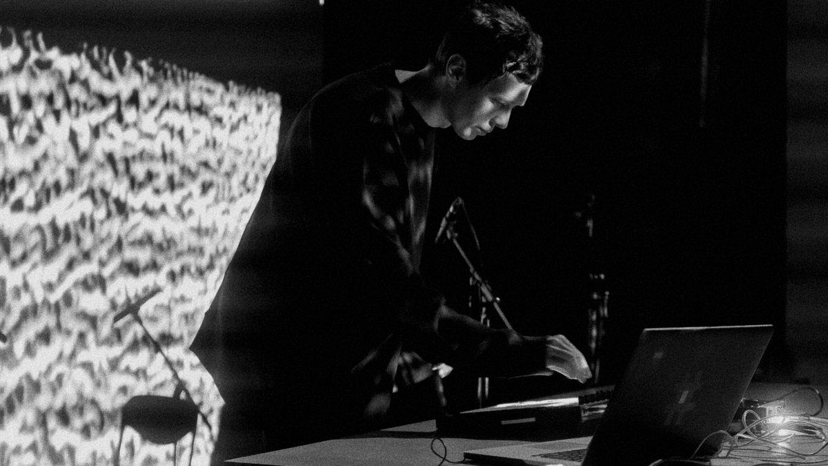 Впервые на Новой сцене Александринского театра пройдет Фестиваль эмбиент музыки «ИНО» - tvspb.ru