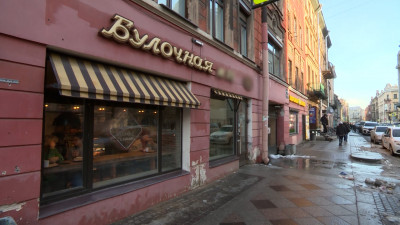 В России вступили в силу положения, ограничивающие использование иностранных слов на вывесках, указателях и табличках