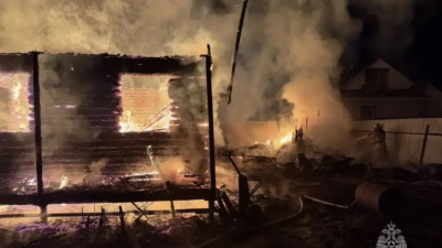 В Тосненском районе при пожаре в дачном доме погиб человек