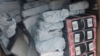 Куш мог быть большим, но вмешалась полиция: в Петербурге двое мужчин украли из ПВЗ товаров на 14,6 млн рублей