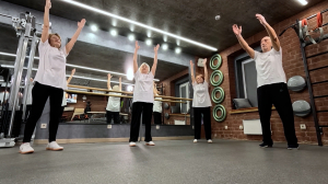 Зарядка для людей «серебряного» возраста. Упражнения для грудного и поясничного отделов позвоночника, а также тазобедренных суставов