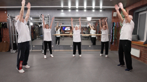 Зарядка для людей «серебряного» возраста. Упражнения для грудного и поясничного отделов позвоночника, а также тазобедренных суставов