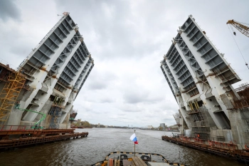 Александр Беглов: Большой Смоленский мост готов к проводке судов по фарватеру Невы