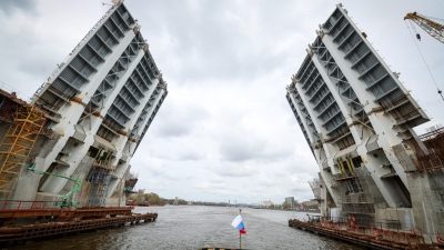 Александр Беглов: Большой Смоленский мост готов к проводке судов по фарватеру Невы