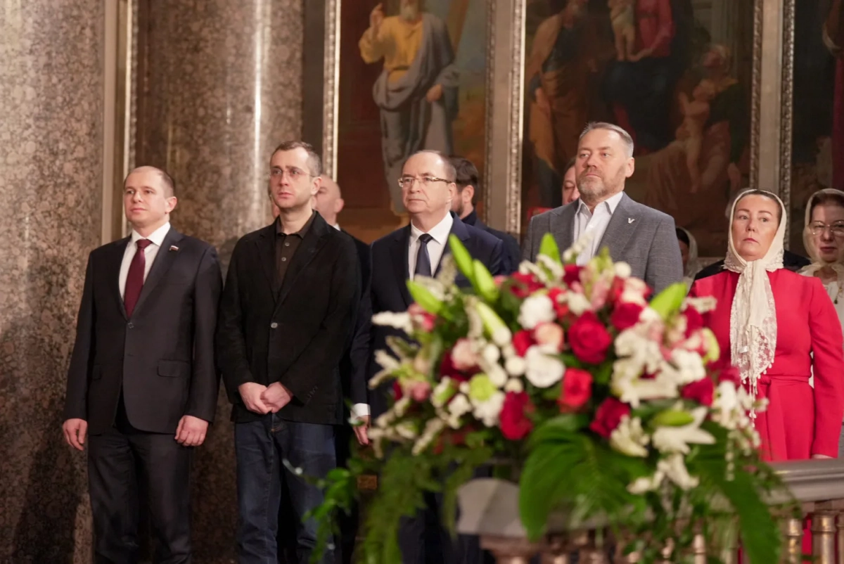 Александр Бельский поздравил всех православных со Светлым Христовым Воскресением - tvspb.ru