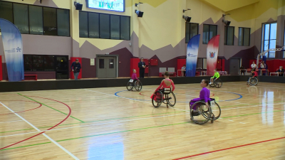 В Петербурге 40 танцоров на колясках начали борьбу за звание чемпиона города