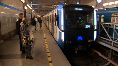 В метрополитене исполнили мечту юного петербуржца прокатиться на синем «Балтийце»