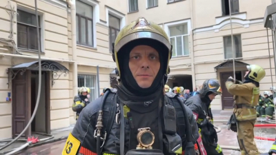Тушение пожара на Невском проспекте осложнялось скрытыми путями распространения огня