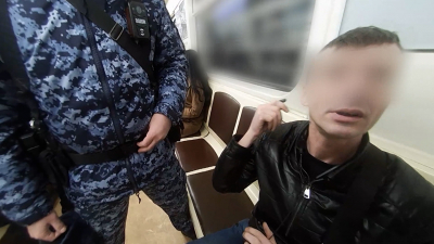 В петербургском метро задержали мужчину, который приставал к девушкам