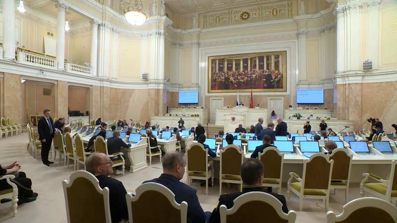 Средняя зарплата в Петербурге превысила 120 тысяч рублей