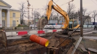 На Песочной набережной начали прокладку километровой канализационной сети