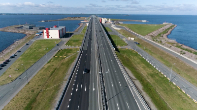 Историю петербургской дамбы расскажут в документальном кино: «Ленфильм» приступил к съемкам на Комплексе защитных сооружений