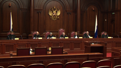 Конституционный суд РФ: Если у собственника земли изымают участок для госнужд, он вправе рассчитывать на равноценную компенсацию