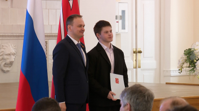 Участникам профориентационного проекта «Школа Смольного» вручили дипломы