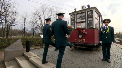 Петербург отмечает 84-ю годовщину возобновления трамвайного движения: открылась выставка «Поколение героев 2.0»