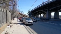 Повалил около 40 деревьев и повредил 11 машин: последствия ураганного ветра в Петербурге