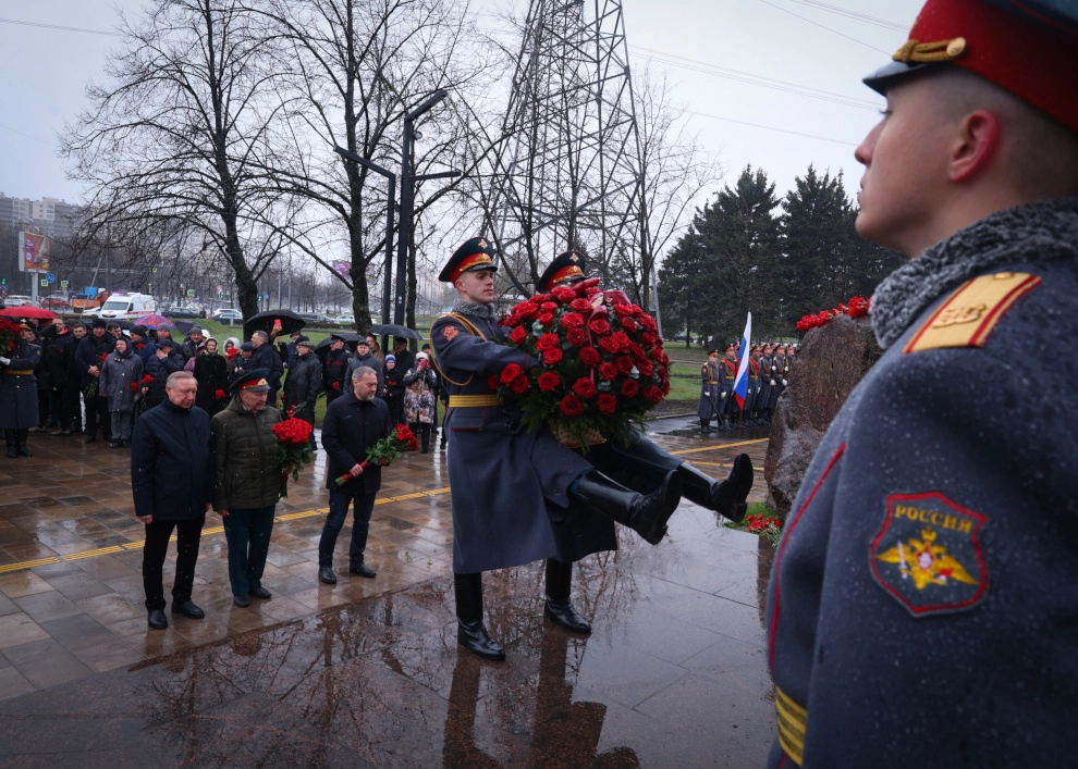Александр Беглов почтил память ликвидаторов аварии на Чернобыльской АЭС - tvspb.ru