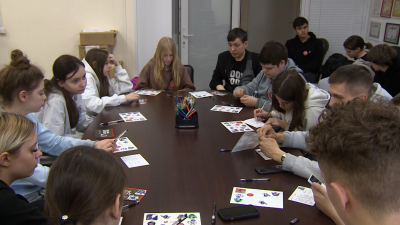 Школьники из Мариуполя посетили петербургское отделение Народного фронта