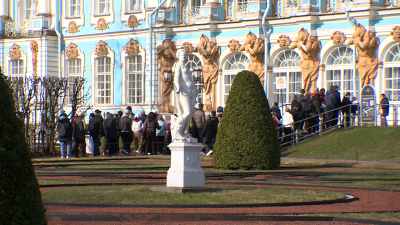 После зимы мраморные шедевры Царского Села готовят к встречам с туристами