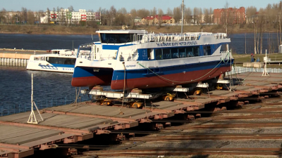 На Средне-Невском судостроительном заводе спускают на воду четвертый пассажирский катамаран «Соммерс»