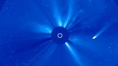 Геометрия Вселенной: комета пролетает практически по идеальной линии между Землёй и Солнцем